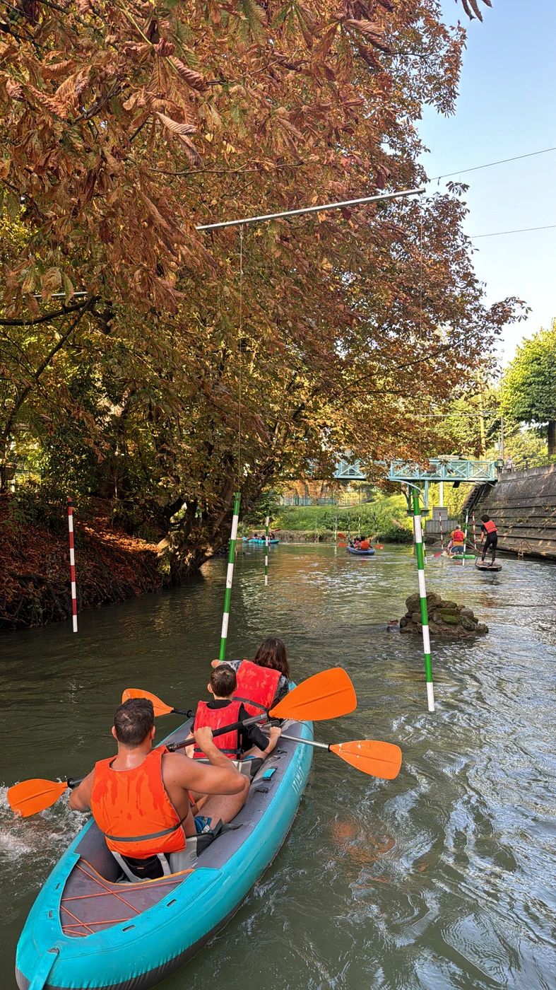 Sortie canoë kayak en automne sur la rivière de Saint-Maur
